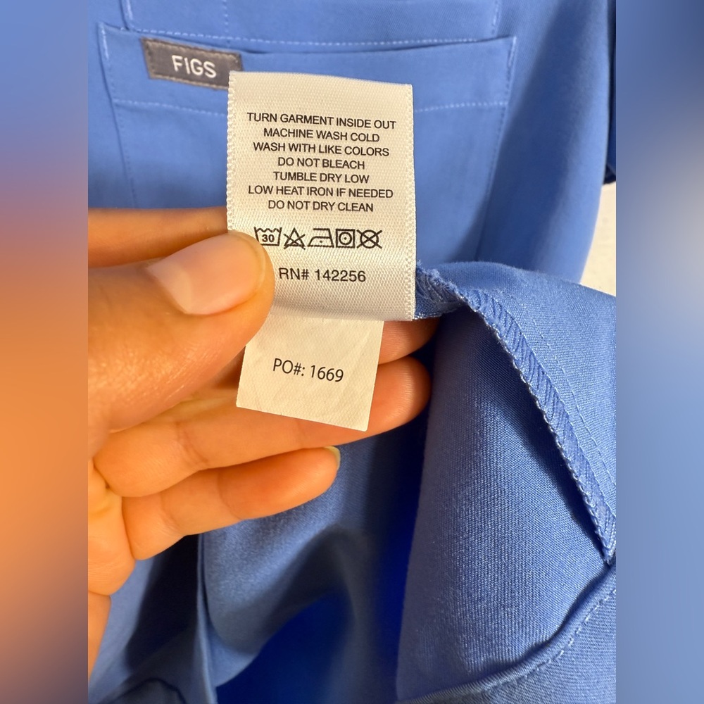 Figs Technical Collection Blue Scrub Top - Picture 2 of 5